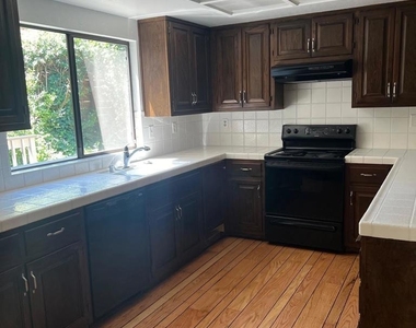 114 Brookline St - Photo Thumbnail 9