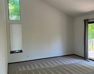 114 Brookline St - Photo Thumbnail 6