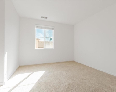 3091 Madsen St - Photo Thumbnail 26