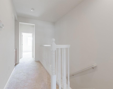 3091 Madsen St - Photo Thumbnail 19