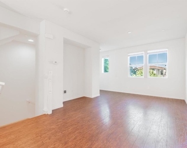 3091 Madsen St - Photo Thumbnail 10
