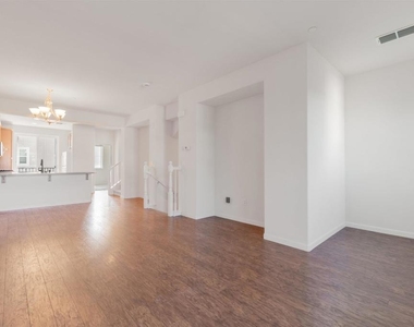 3091 Madsen St - Photo Thumbnail 11