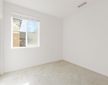 3091 Madsen St - Photo Thumbnail 15