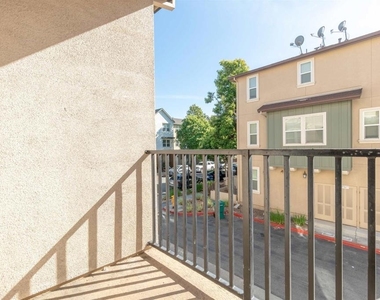 3091 Madsen St - Photo Thumbnail 18