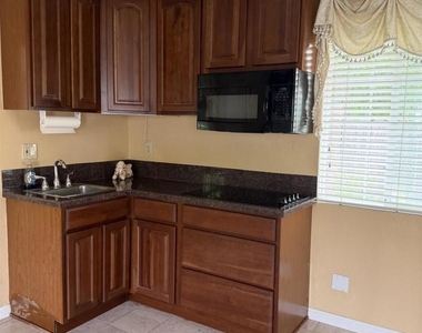 3885 Aragon Lane - Photo Thumbnail 5