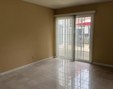3885 Aragon Lane - Photo Thumbnail 4