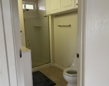 3885 Aragon Lane - Photo Thumbnail 10