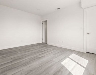 2936 West Boulevard - Photo Thumbnail 25
