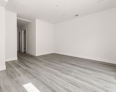 2936 West Boulevard - Photo Thumbnail 4