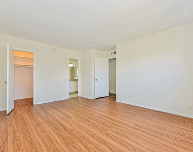 1440 Reeves Street - Photo Thumbnail 6