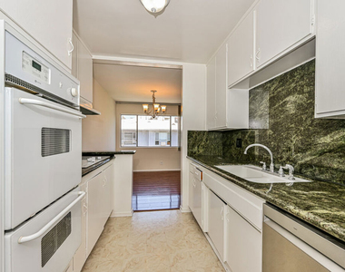 1440 Reeves Street - Photo Thumbnail 5