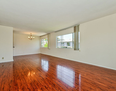1440 Reeves Street - Photo Thumbnail 3