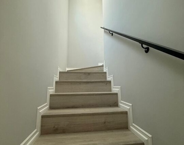 15964 Gault Street - Photo Thumbnail 11