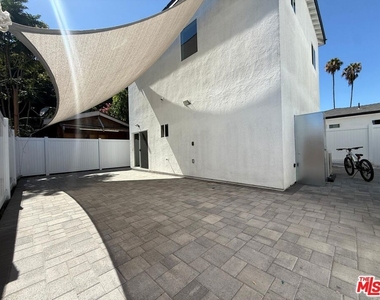 15964 Gault Street - Photo Thumbnail 20