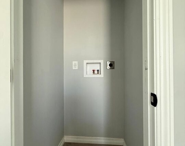 15964 Gault Street - Photo Thumbnail 16