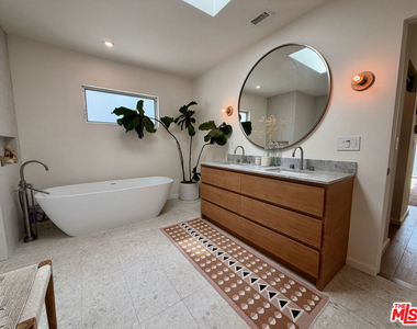 4355 Kenyon Avenue - Photo Thumbnail 10
