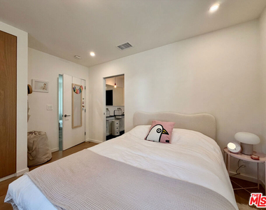 4355 Kenyon Avenue - Photo Thumbnail 15