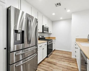 12963 Runway Road - Photo Thumbnail 7
