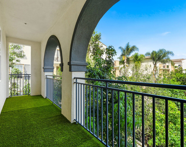 12963 Runway Road - Photo Thumbnail 4