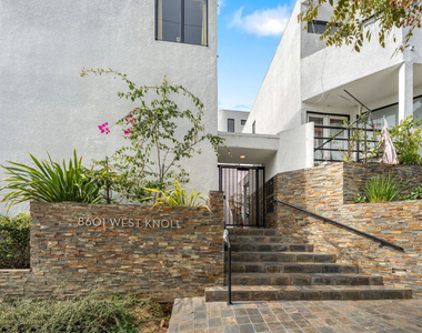 8601 W West Knoll Drive - Photo Thumbnail 27