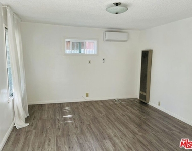 2371 Edgewater Terrace - Photo Thumbnail 3