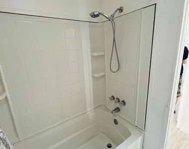 2371 Edgewater Terrace - Photo Thumbnail 10