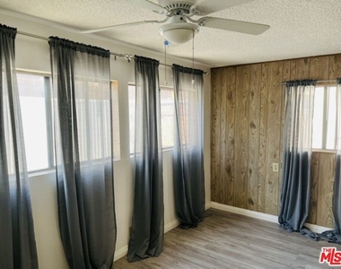 2371 Edgewater Terrace - Photo Thumbnail 7