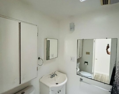 2371 Edgewater Terrace - Photo Thumbnail 9