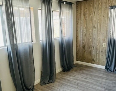 2371 Edgewater Terrace - Photo Thumbnail 8