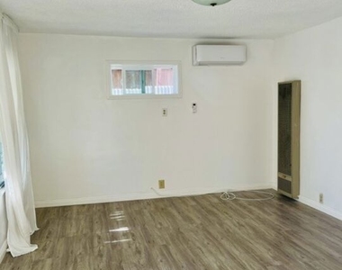 2371 Edgewater Terrace - Photo Thumbnail 2