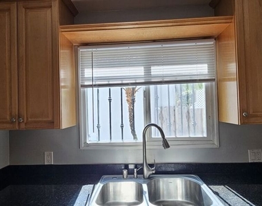 1227 S Holt Avenue - Photo Thumbnail 5