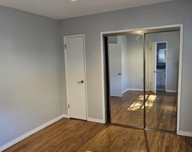 1227 S Holt Avenue - Photo Thumbnail 8