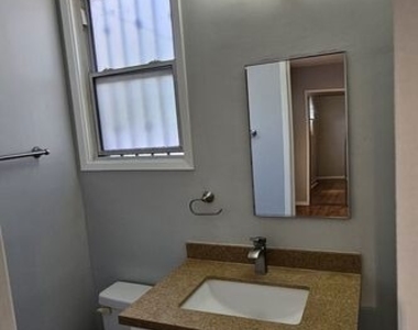 1227 S Holt Avenue - Photo Thumbnail 9