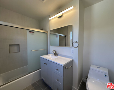 1405 Talmadge Street - Photo Thumbnail 19