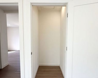 1405 Talmadge Street - Photo Thumbnail 13