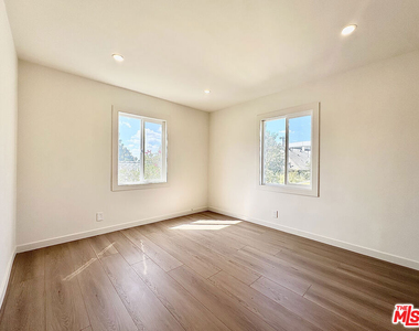 1405 Talmadge Street - Photo Thumbnail 14