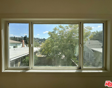 1405 Talmadge Street - Photo Thumbnail 8