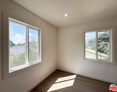 1405 Talmadge Street - Photo Thumbnail 15