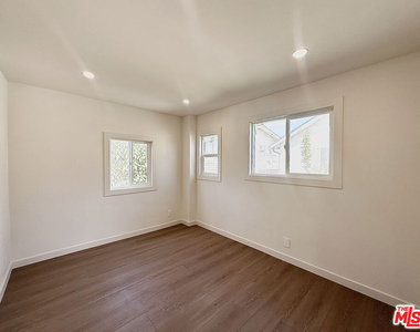 1405 Talmadge Street - Photo Thumbnail 9