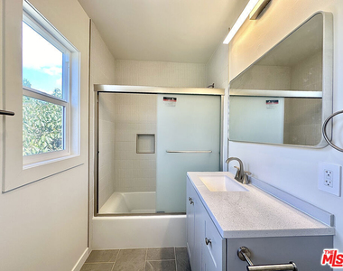 1405 Talmadge Street - Photo Thumbnail 16
