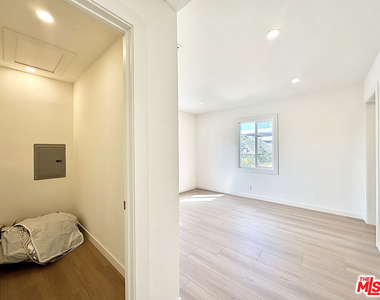 1405 Talmadge Street - Photo Thumbnail 17