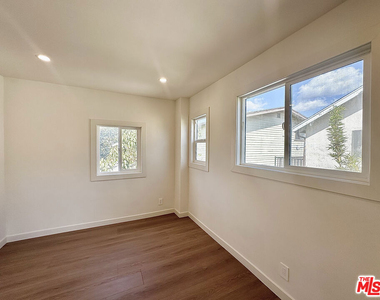 1405 Talmadge Street - Photo Thumbnail 11