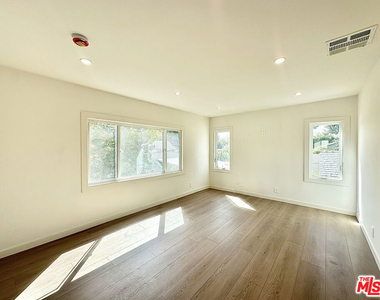 1405 Talmadge Street - Photo Thumbnail 7