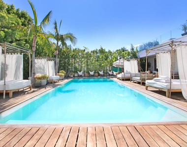 9570 Sunset Boulevard - Photo Thumbnail 2