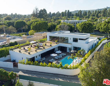 9570 Sunset Boulevard - Photo Thumbnail 1