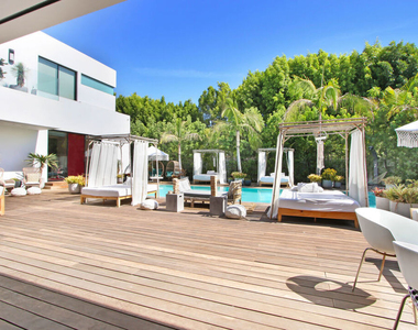 9570 Sunset Boulevard - Photo Thumbnail 34