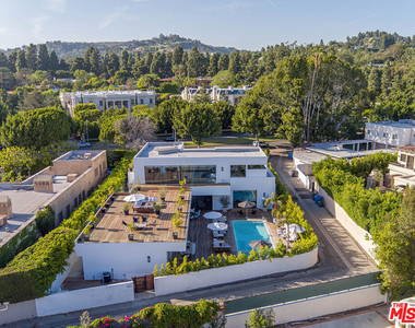 9570 Sunset Boulevard - Photo Thumbnail 40