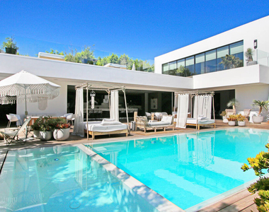 9570 Sunset Boulevard - Photo Thumbnail 35