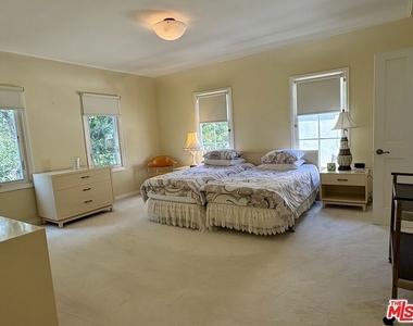 414 N Las Palmas Avenue - Photo Thumbnail 32