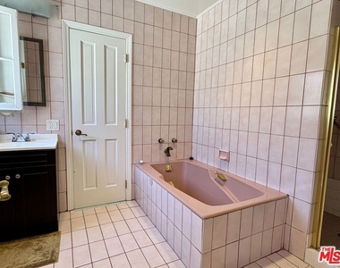 414 N Las Palmas Avenue - Photo Thumbnail 28